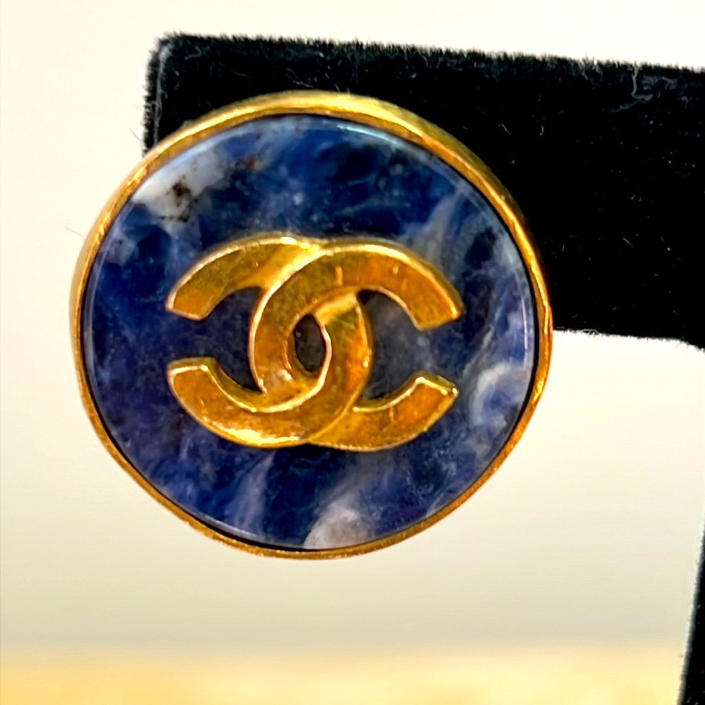 CHANEL gold tone logo earring on blue stone